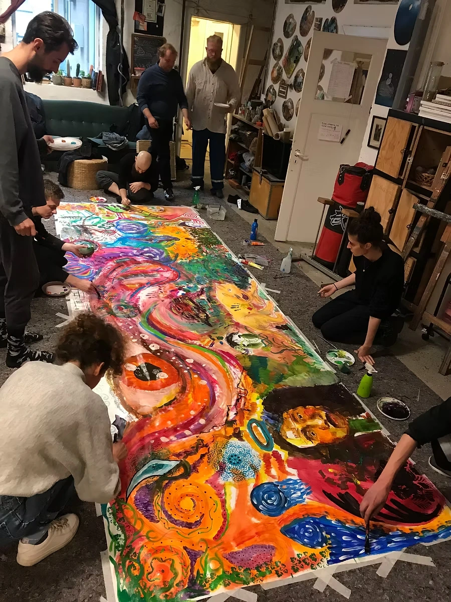 Collaborative painting workshop